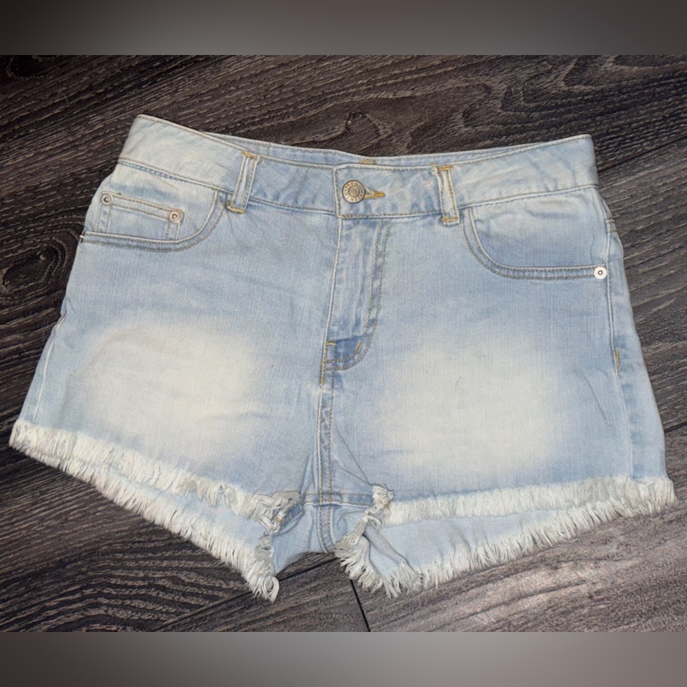 Love Tree Frayed Hem Denim Shorts Size small